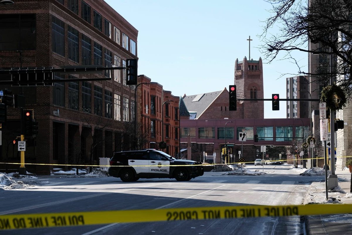 Minnesota, let's talk about @MinneapolisPD and the body camera video showing the fatal shooting of 22-year-old Amir Locke as SWAT officers executed a search warrant. 