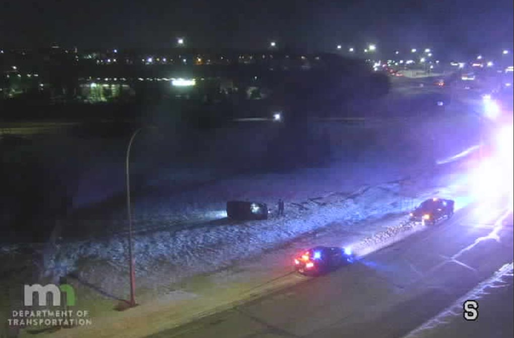 BURNSVILLE: Rollover crash on northbound I-35W near Cliff Rd. - Officers report extrication is needed. Extent of injury is not yet clear