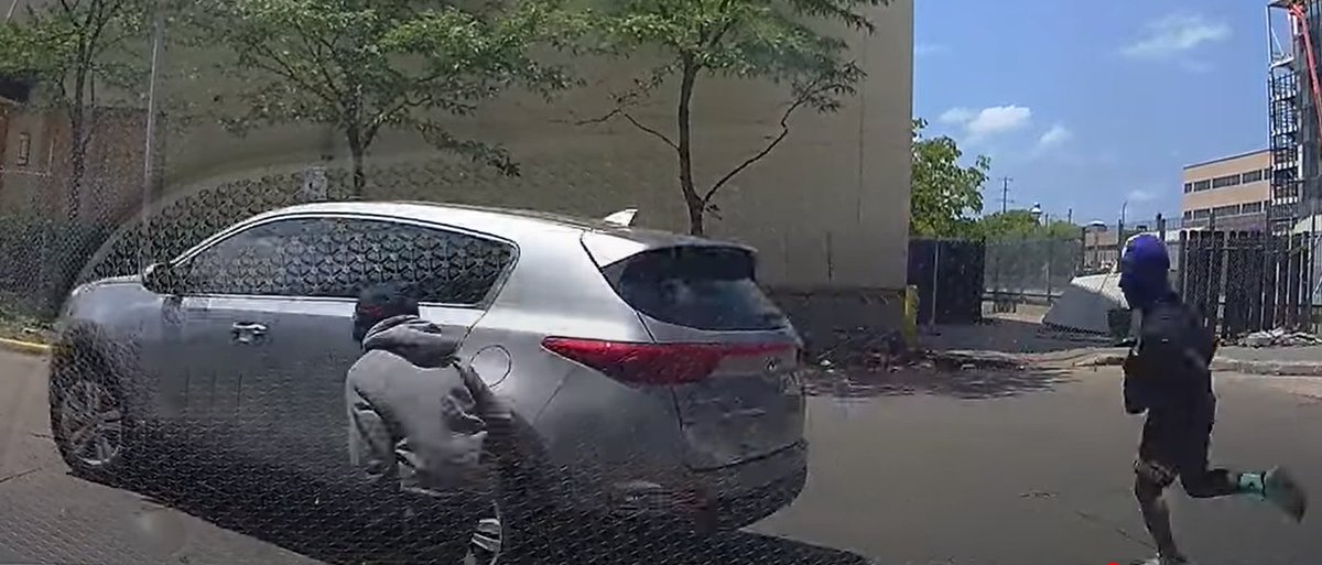 This is the SAME vehicle we posted in the attempted carjacking video that happened about 1:45 p.m. near 29th and Chicago Ave, where the victim pulled his own gun and scared them off