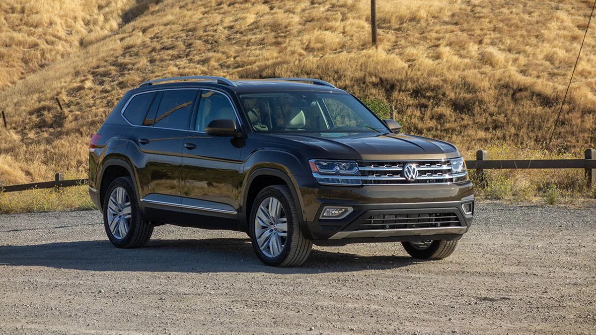 Vehicle involved in multiple robberies is reported to be in the area of Hennepin Ave and Lyndale Ave S. - Oak Grove. Black VW Atlas (unknown year) Pic similar