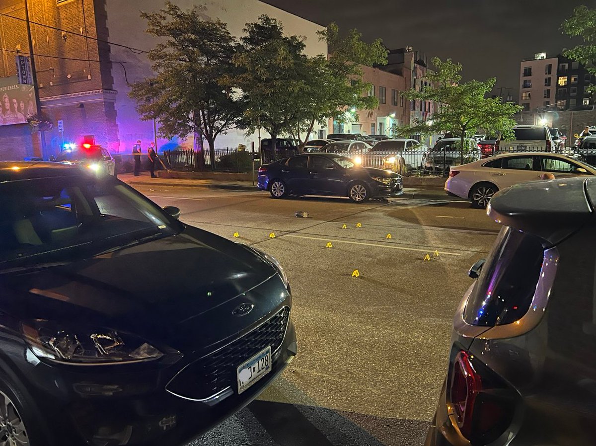 Hennepin Ave and Lagoon.
Police arrived, not locating a victim. Victim reported to be a BM, camo jeans, dreads. Bystanders say he was shot in the leg and got into a vehicle. Notifying hospitals.
Casings located.