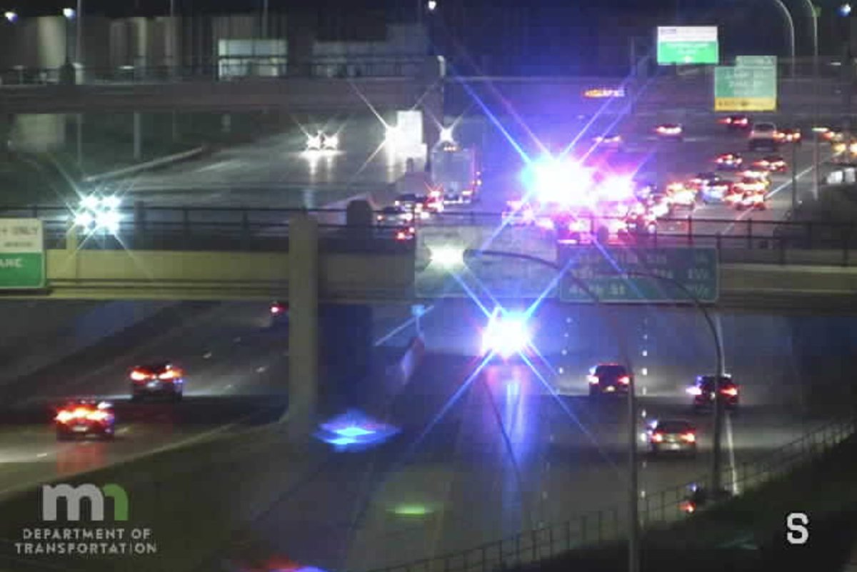 MINNEAPOLIS: Multi-vehicle crash on southbound I-35W south of Franklin Ave. - Said to involve up to five vehicles and injuries are reported, but unknown extent