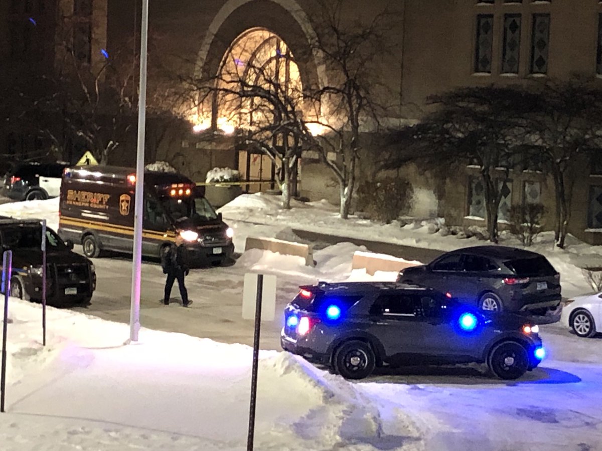 As of 9:10pm, mall of America has lifted its lockdown, after what police say is a reported shooting. The mall is asking shoppers to leave the property. The mall will stay closed for the evening