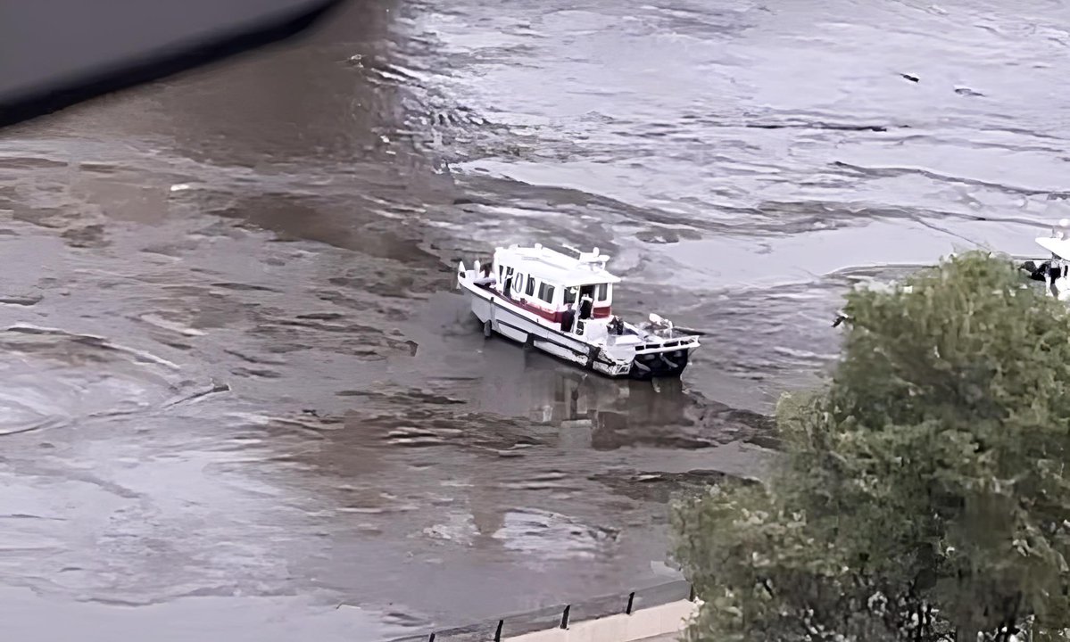 SAINT PAUL: Crews have been searching for a male who was seen jumping from the Wabasha Street Bridge into the Mississippi River around 7:15 p.m. - Water Patrol was dispatched and a boat is searching the river, with drone requested from the Ramsey County Sheriff's Office.