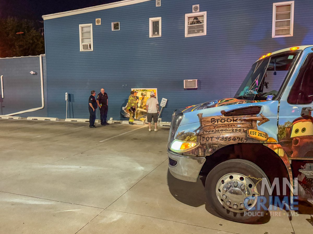 SAINT PAUL: 712 Snelling Ave. N. (Fusion Salon) – The Saint Paul Fire Structural Assessment team is evaluating the building after a car struck the side earlier this evening. Firefighters are also checking for any signs of a natural gas leak. No injuries have been reported.