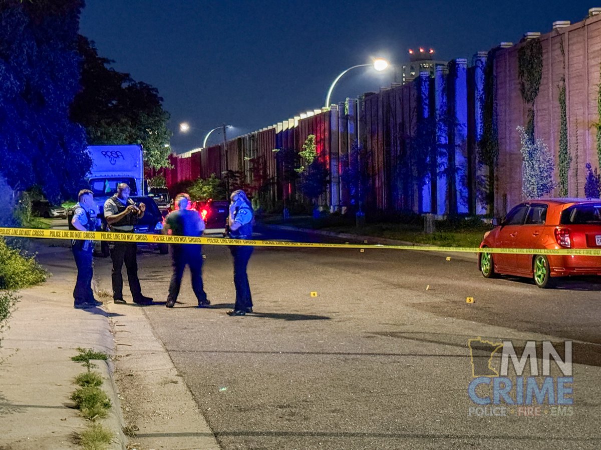 Paramedics say the victim, a man in his 20s, suffered multiple gunshot wounds to the abdomen. CPR was still in progress while being transported to the hospital