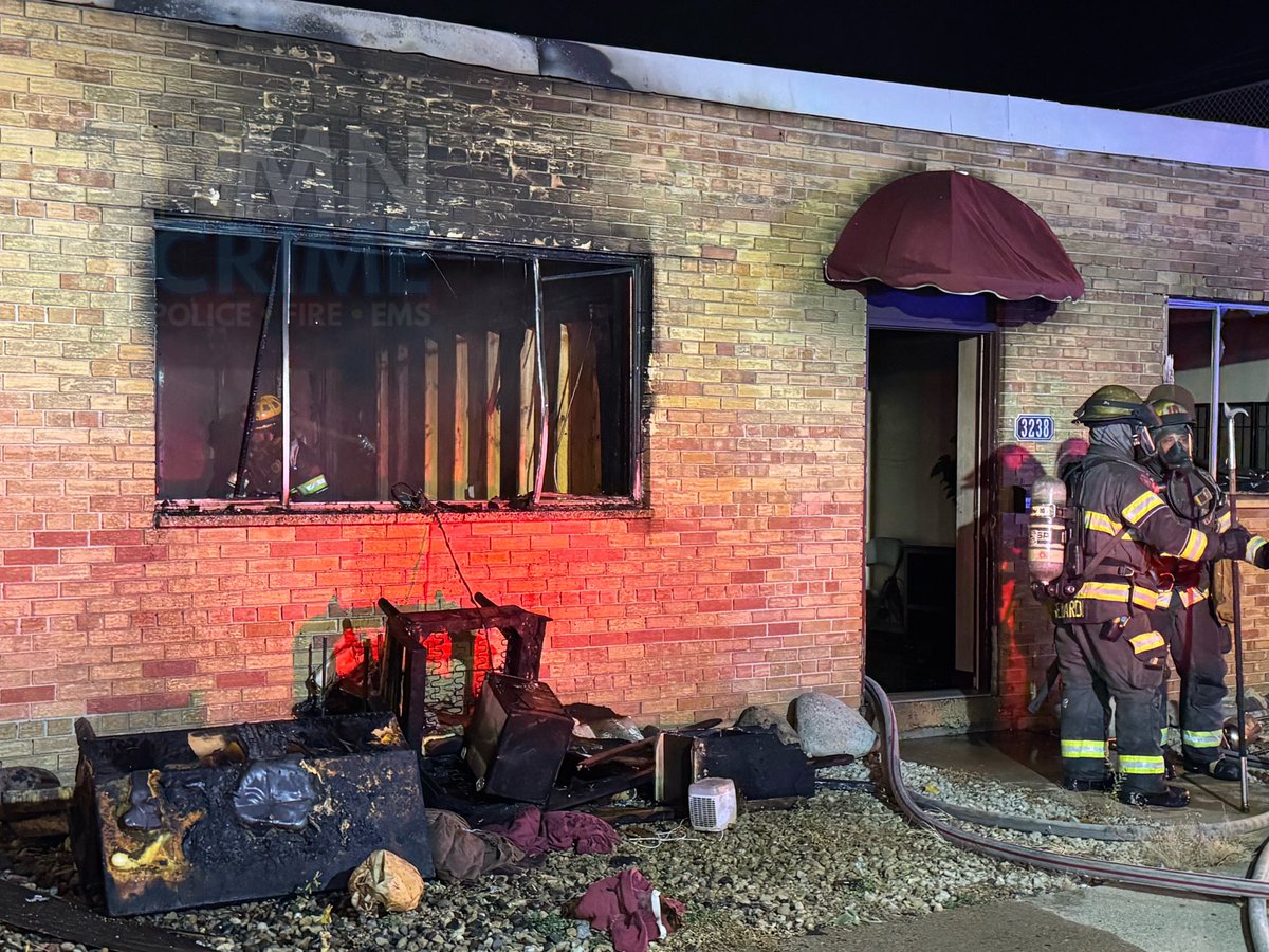 MINNEAPOLIS: Crews have responded to a boarded-up commercial building at 3238 Washington Ave. N. after smoke was seen coming from the structure. Firefighters entered and found four people in the basement, all of whom were escorted out without apparent injuries.  