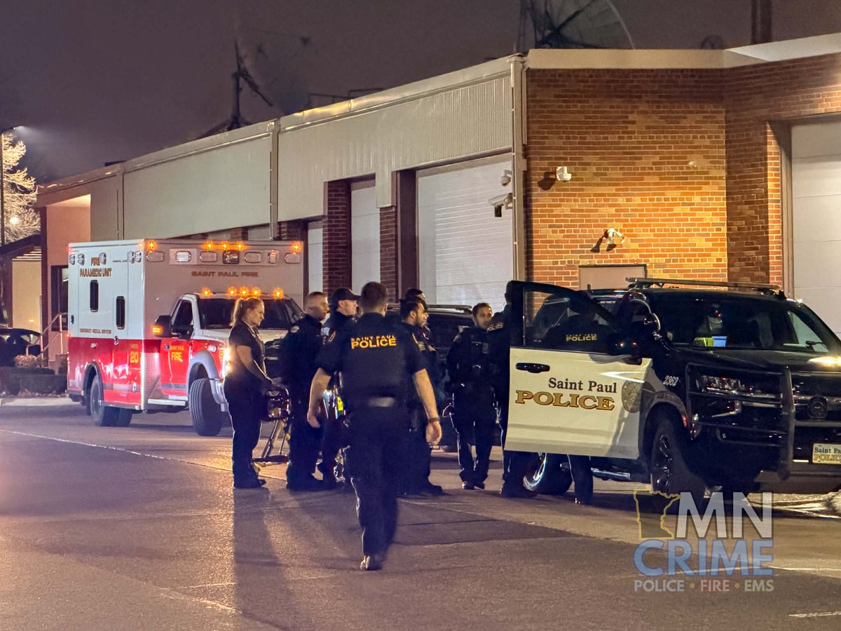SAINT PAUL: Officers have a suspect in custody after a standoff situation was unfolding since around 6:15 p.m. at an apartment building at 950 Jefferson Commons Circle. 