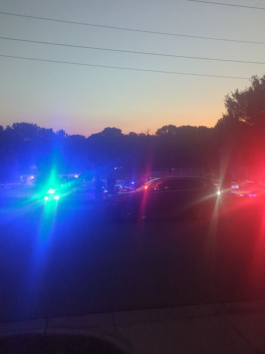 Edina and Bloomington police here confirmed. There was a group 50 Somali youth, boys and girls at the park at the time of the shooting